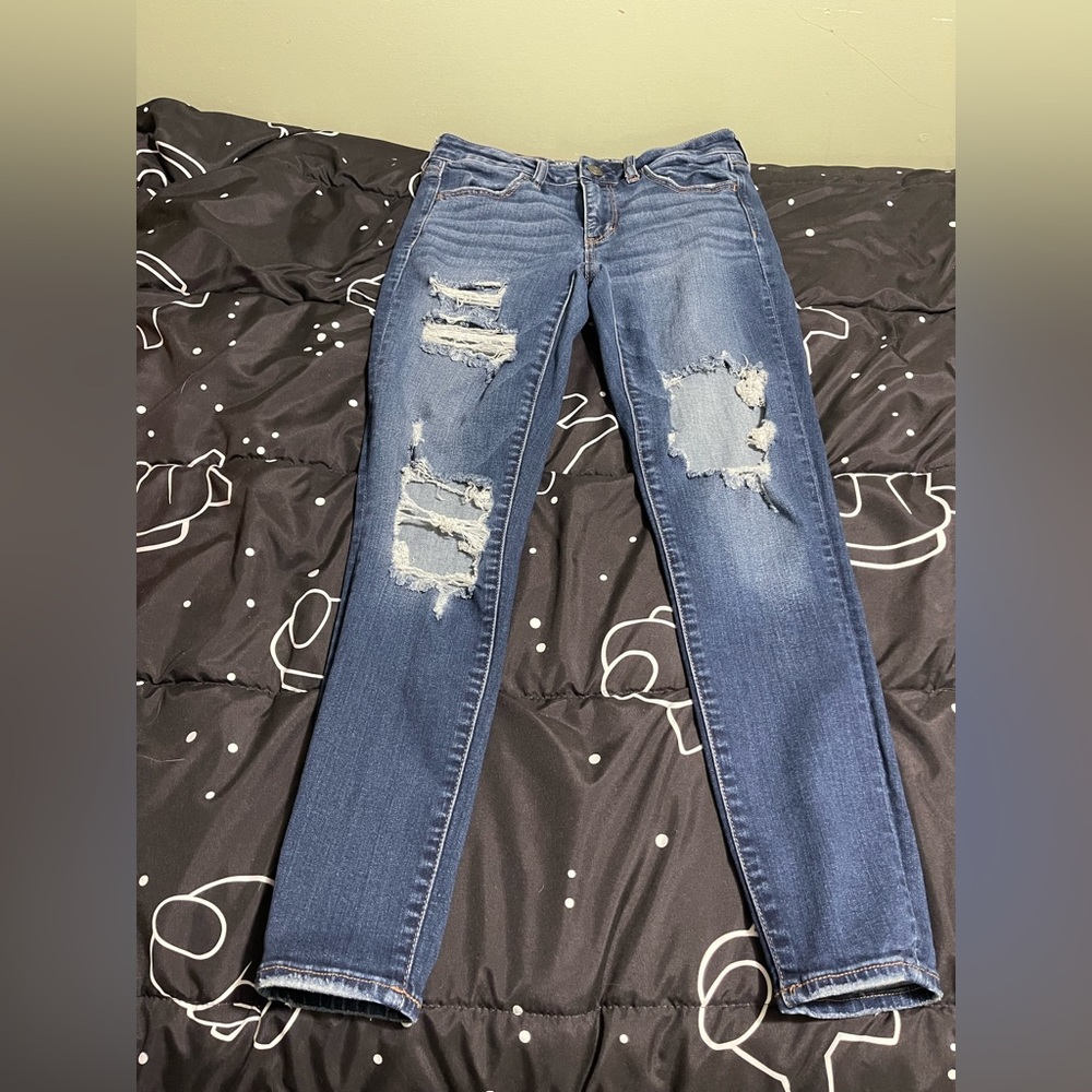 Distressed American eagle jeans